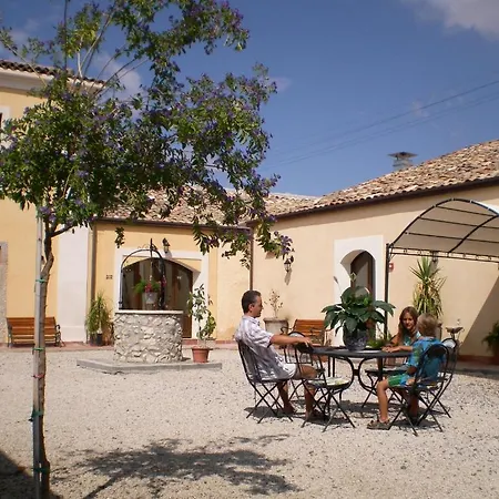 Contea Di Wagner Country house Ramacca